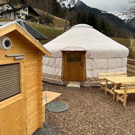 Jurte Beim Lama- & Alpakahof Triesenberg Hotel Eksteriør billede