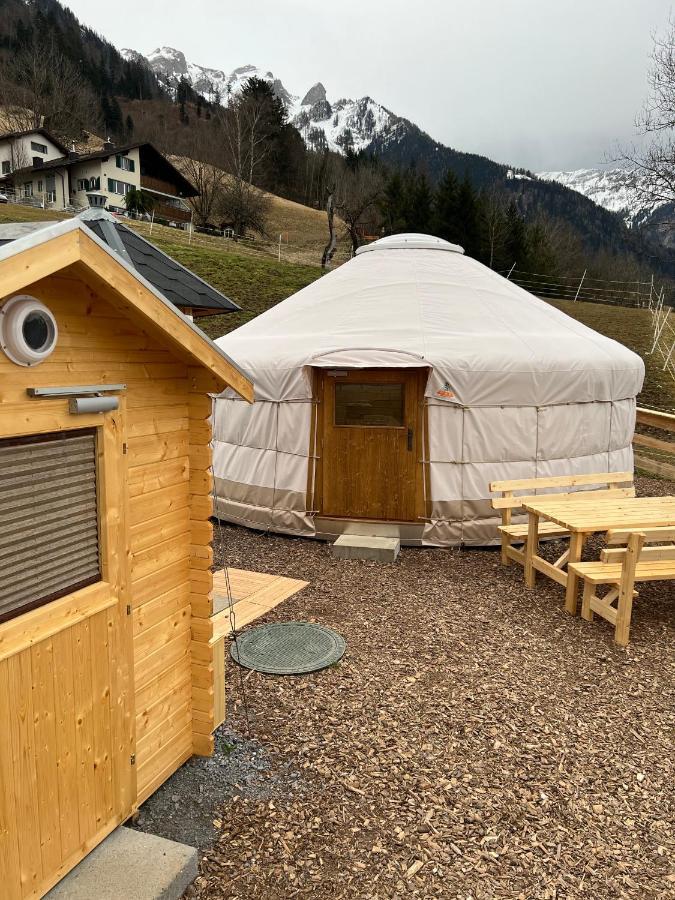 Jurte Beim Lama- & Alpakahof Triesenberg Hotel Eksteriør billede